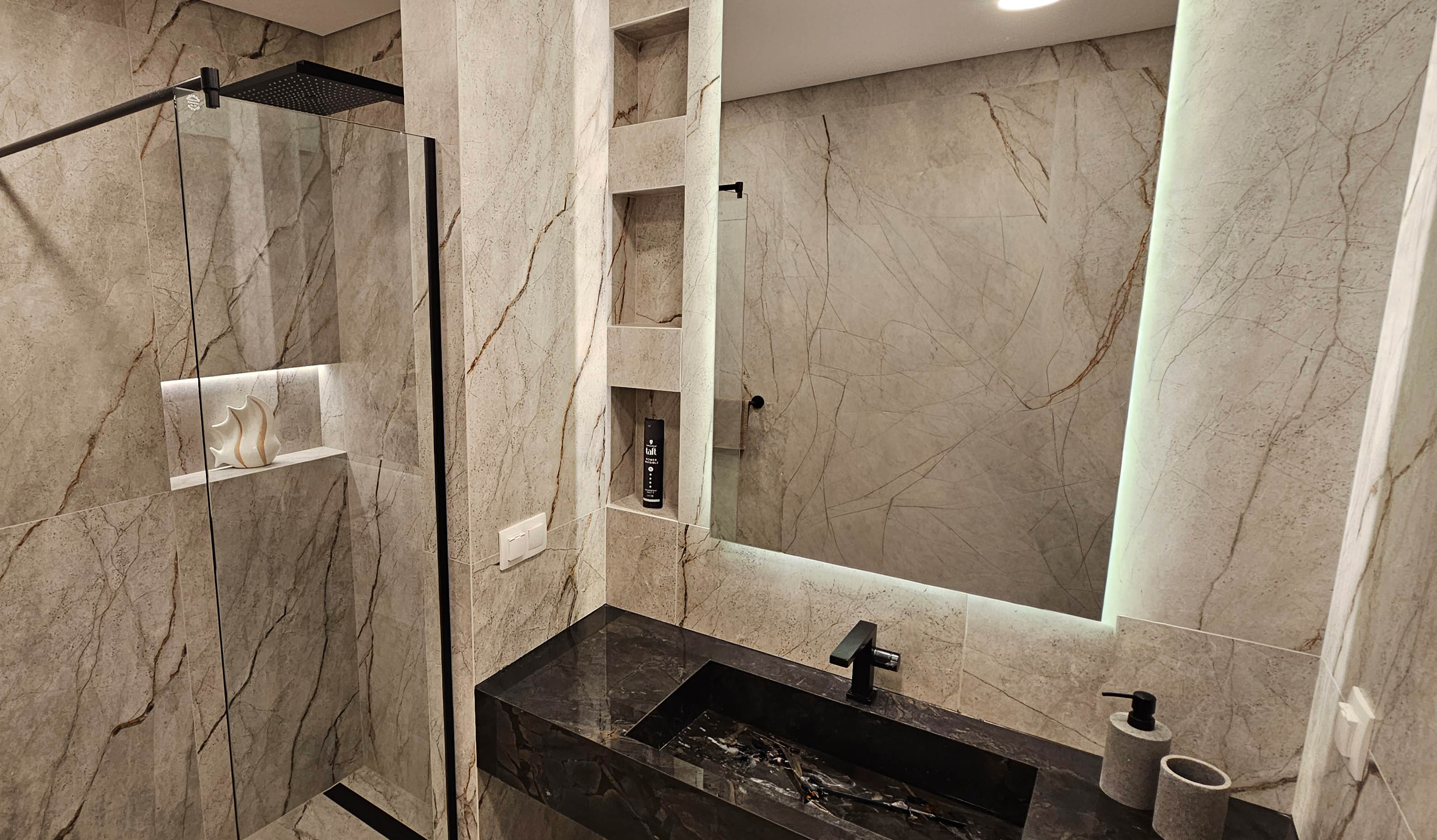 Modernes Badezimmer im Appartement